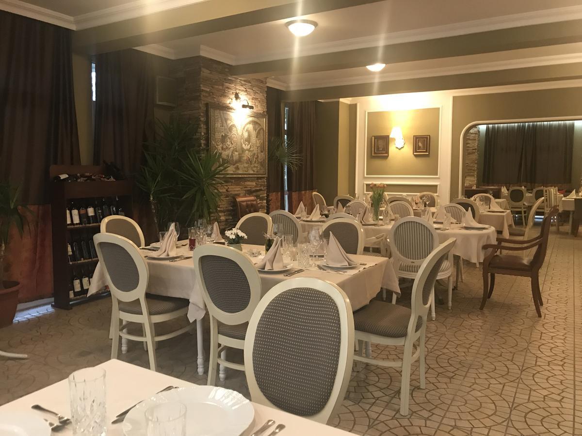 Family Hotel Garden Kŭrdzhali 外观 照片